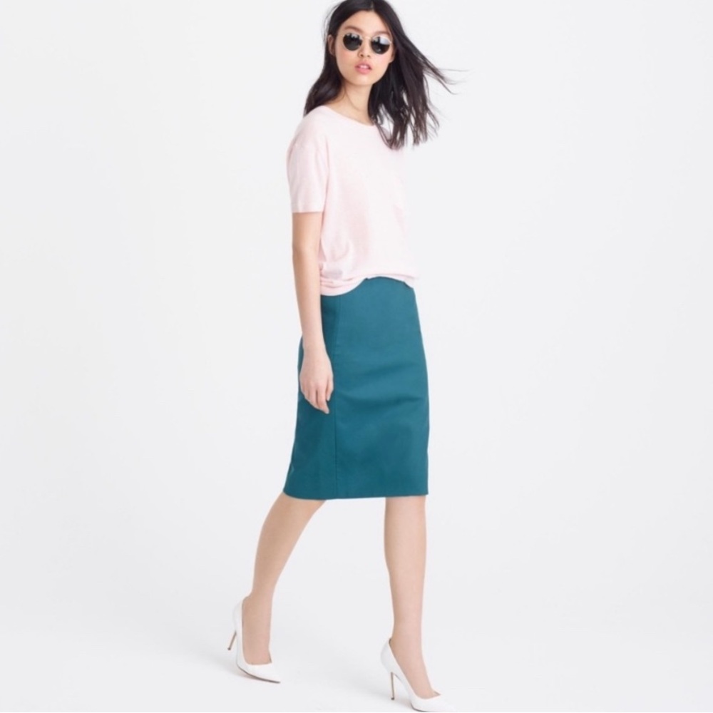 J. Crew Green No 2 Pencil Skirt Size 0
EUC
Waist:14.5”
Length:21”